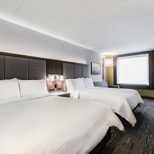 Standard Room Two Queen Beds Runway View